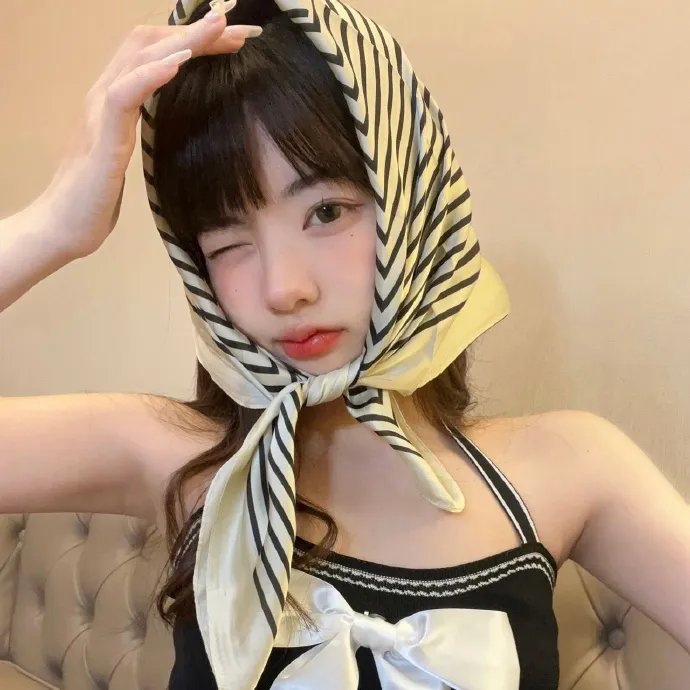 玉湖裸女